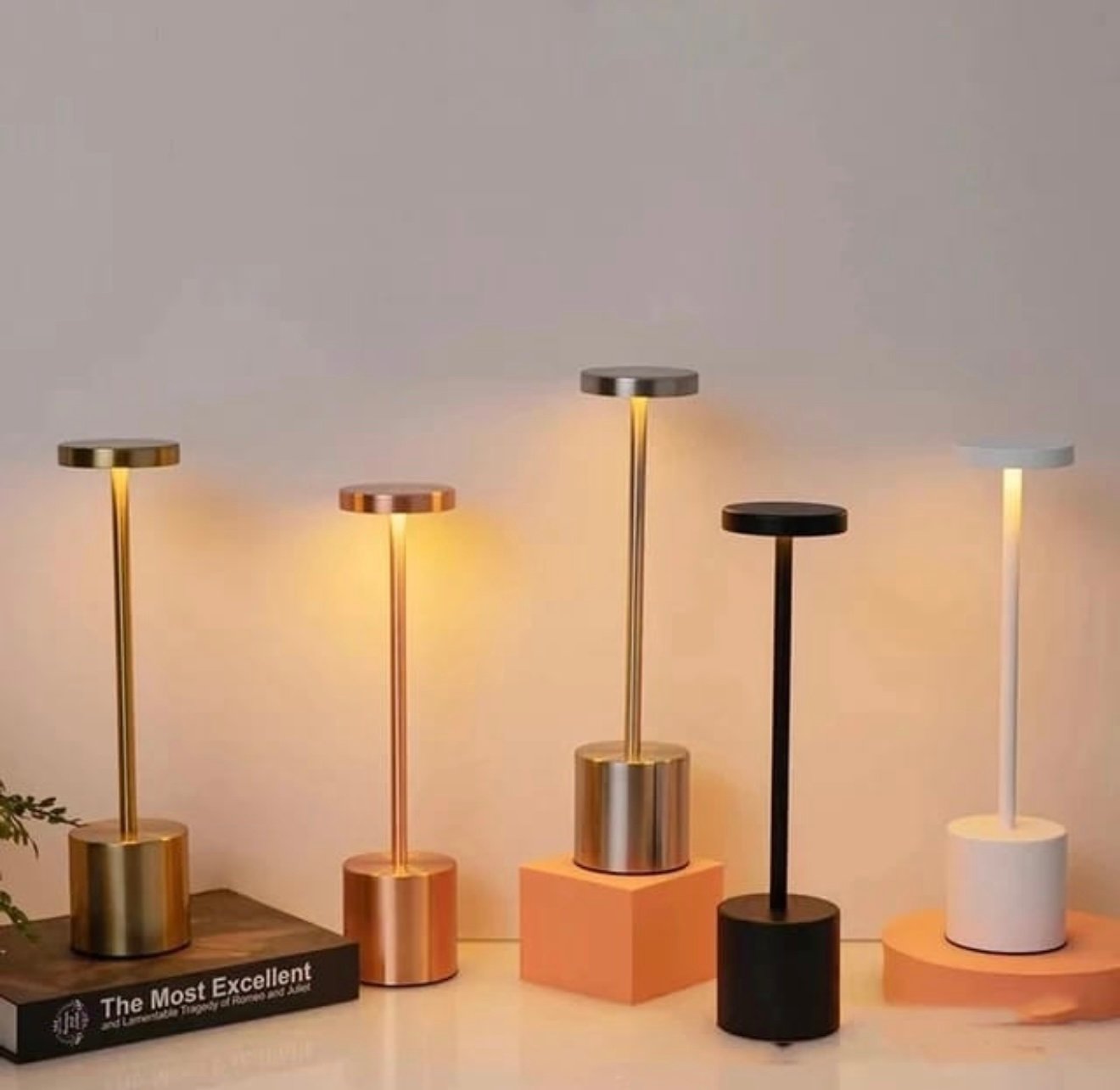 TABLE LAMP